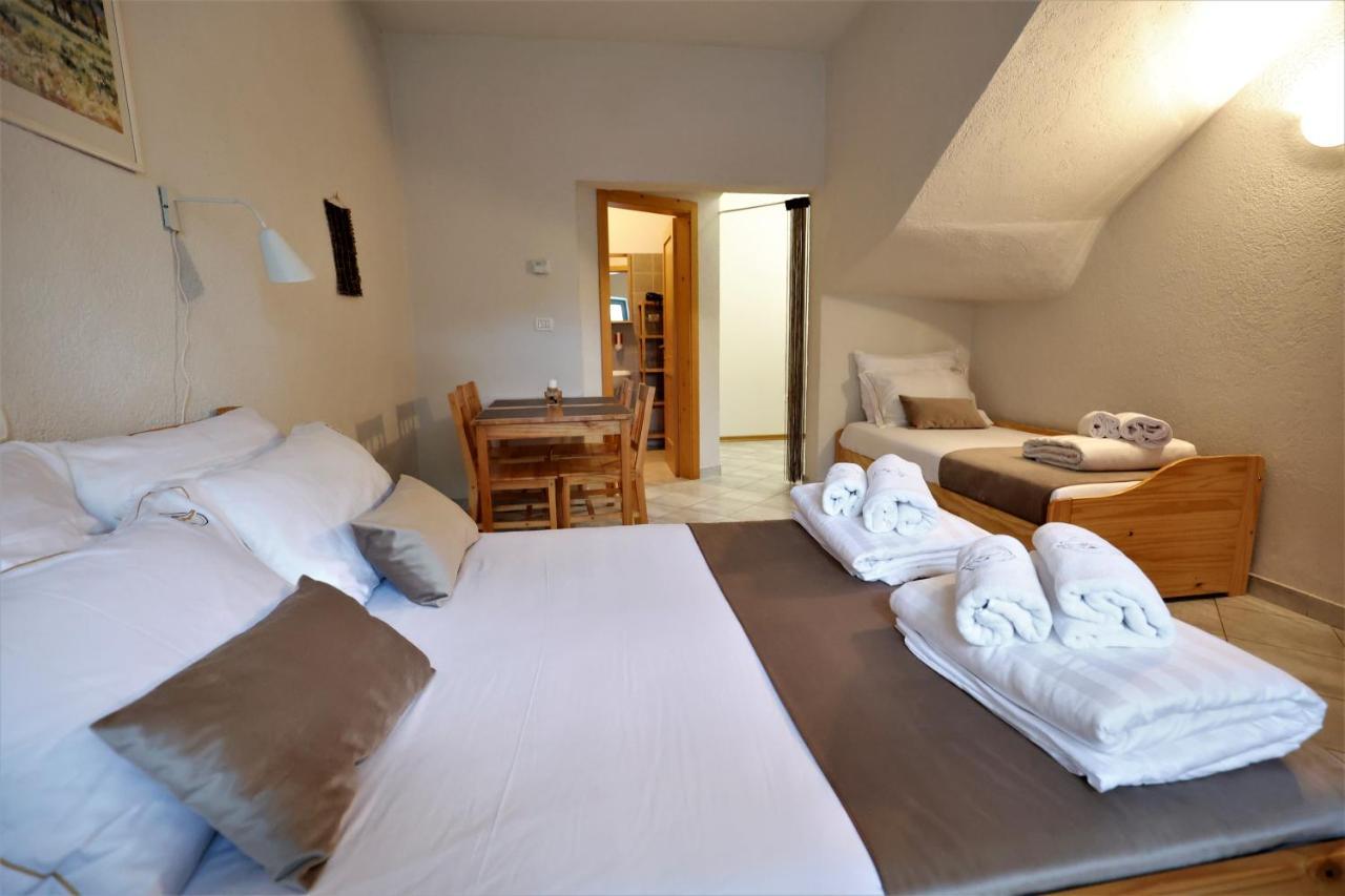 Guesthouse Idila Pod Nanosom Senozece Εξωτερικό φωτογραφία