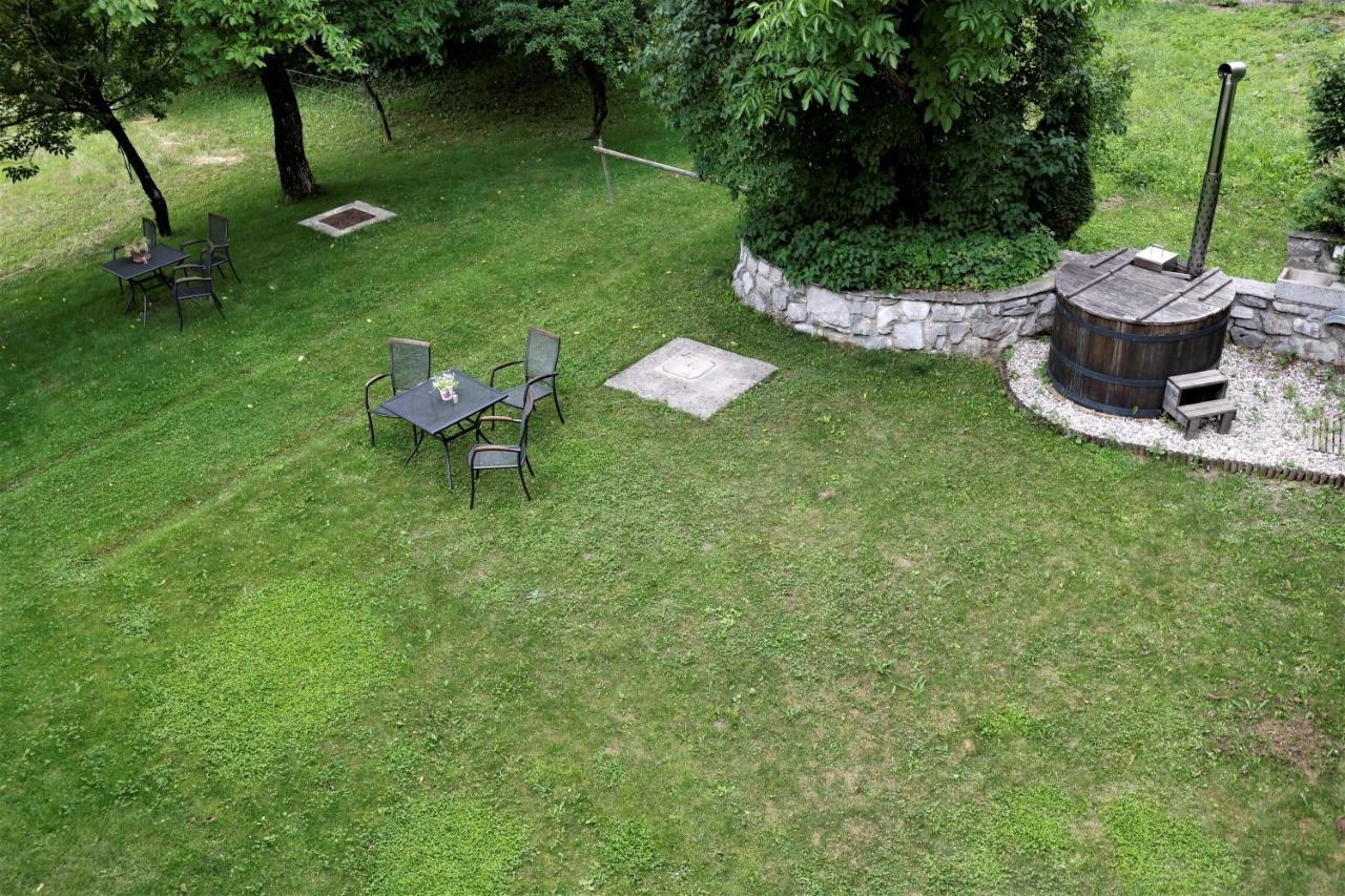 Guesthouse Idila Pod Nanosom Senozece Εξωτερικό φωτογραφία