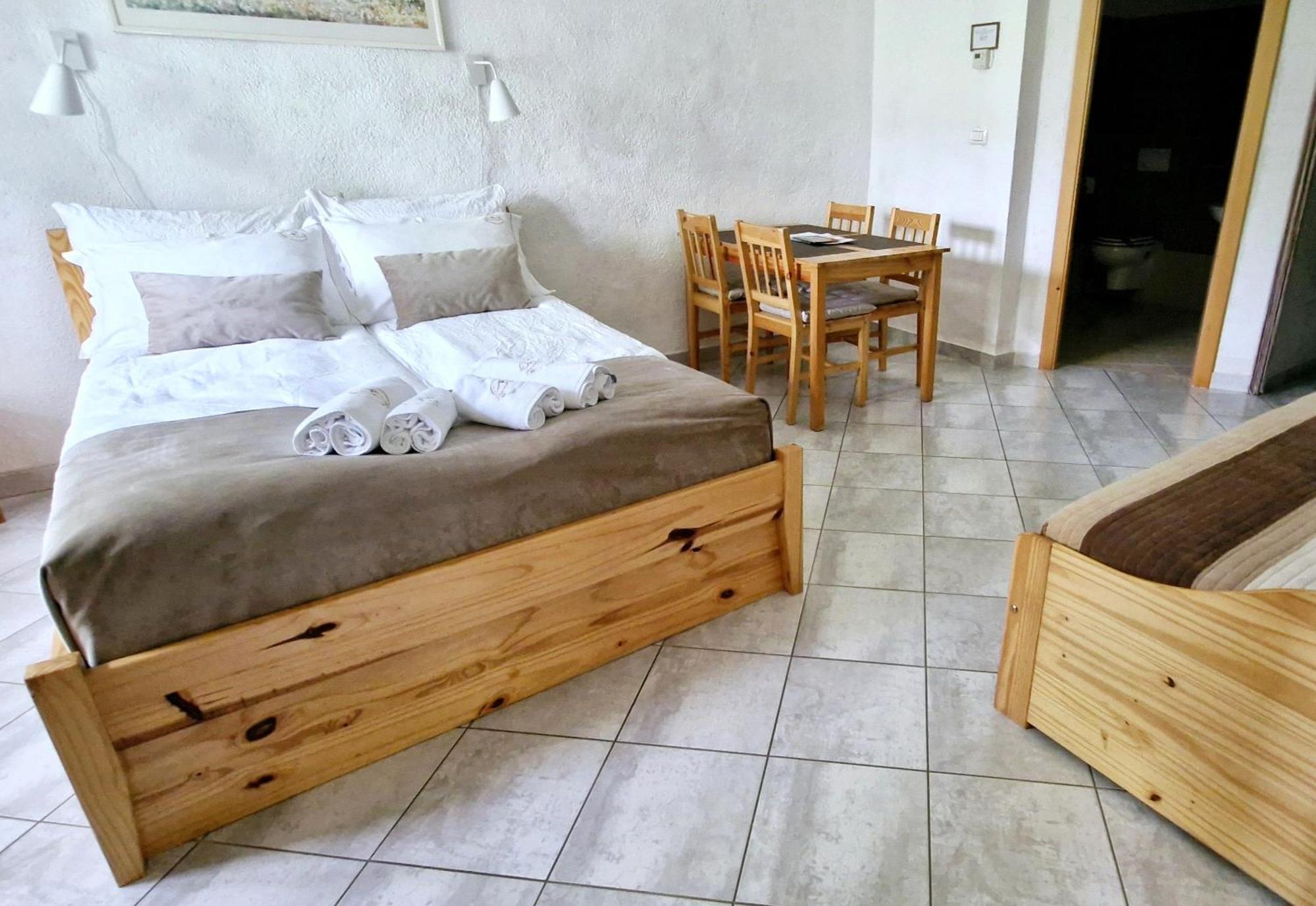 Guesthouse Idila Pod Nanosom Senozece Εξωτερικό φωτογραφία