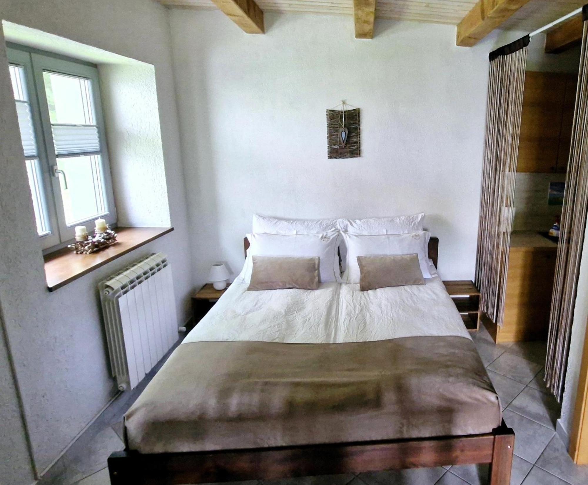 Guesthouse Idila Pod Nanosom Senozece Εξωτερικό φωτογραφία