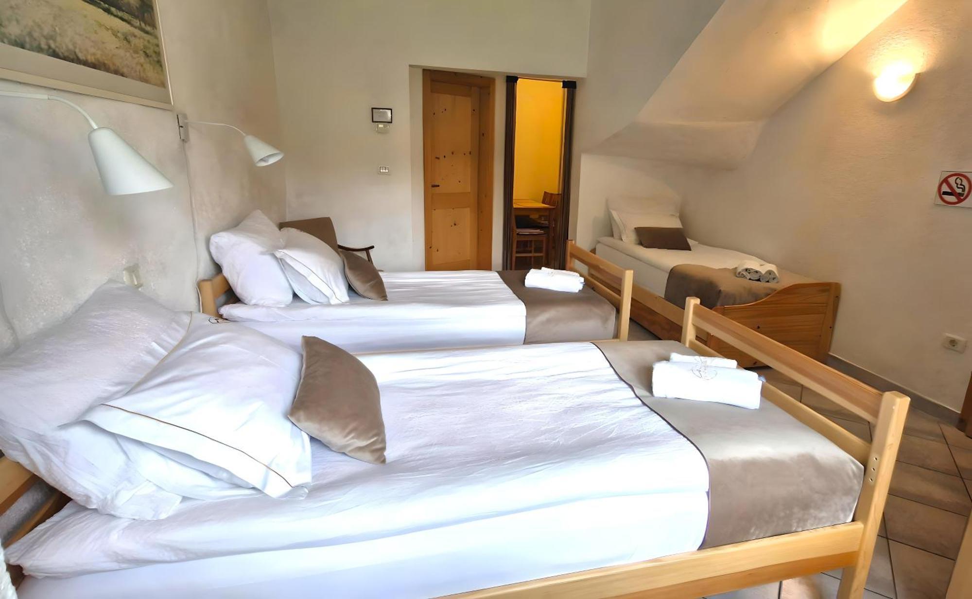 Guesthouse Idila Pod Nanosom Senozece Εξωτερικό φωτογραφία